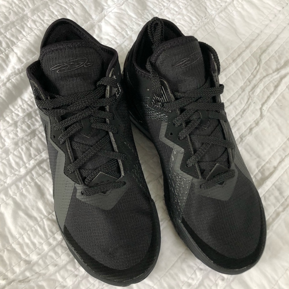 nike lebron james XVIII low basketball sneakers - Picture 5 of 14